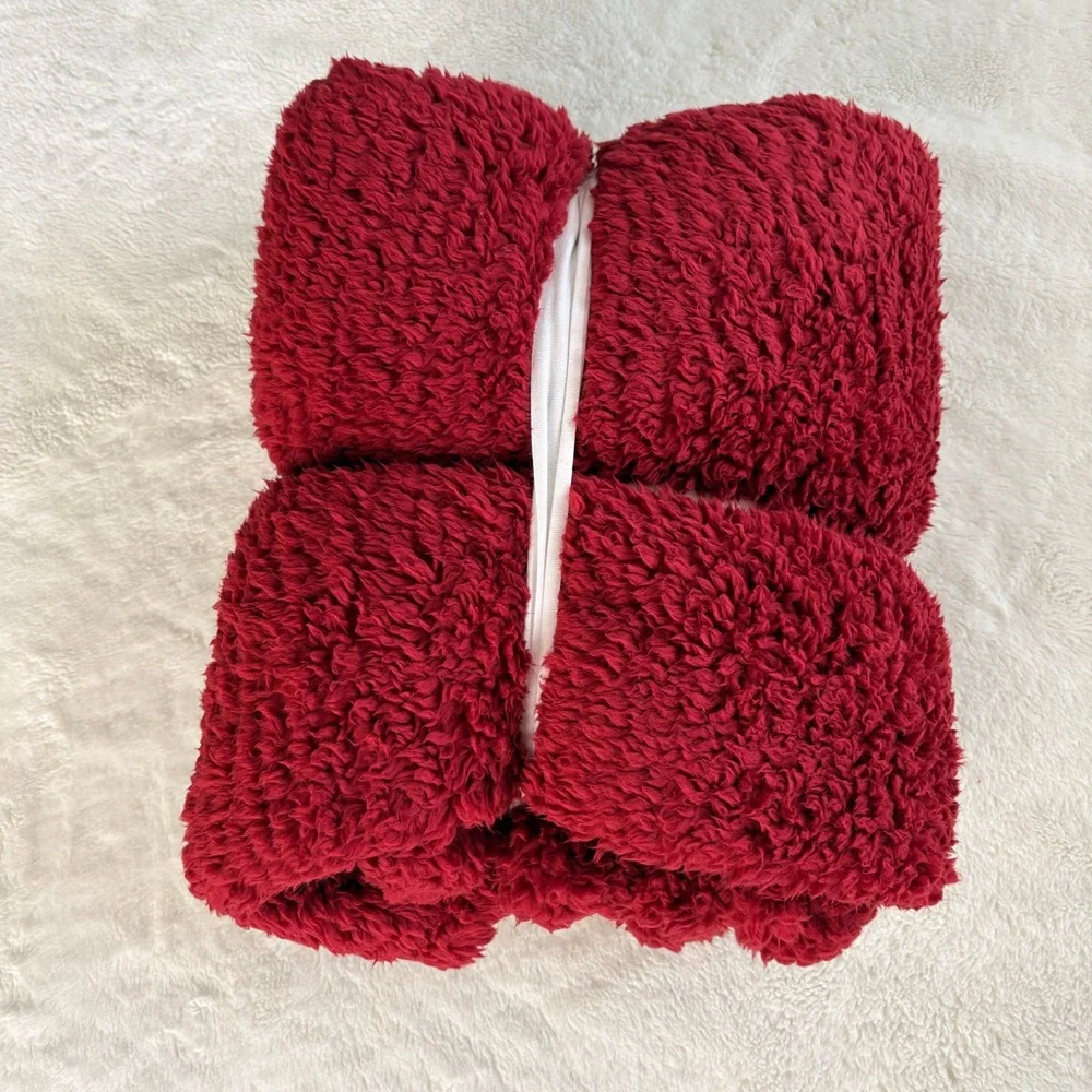 Pottery Barn Cozy Pom Pom Sherpa Throw, NWT Color Cardinal